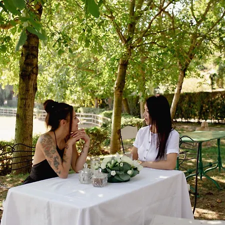 La Cucchetta Bed & Breakfast *