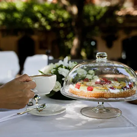 La Cucchetta Bed & Breakfast *