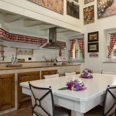 La Cucchetta Bed and Breakfast *